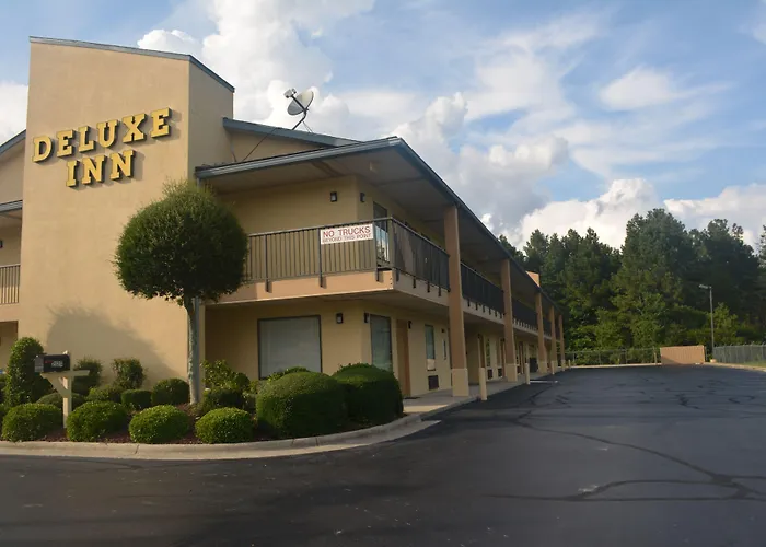 Deluxe Inn - Fayetteville I-95